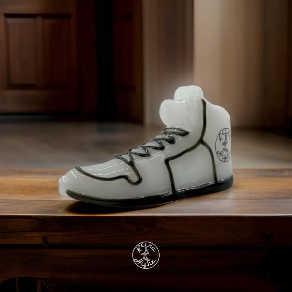 Retro Highz Glass Hand Pipe with Collectable Shoe Design