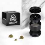 Ruckus Metal Grinder with Custom Ruckus Box 4 Pieces