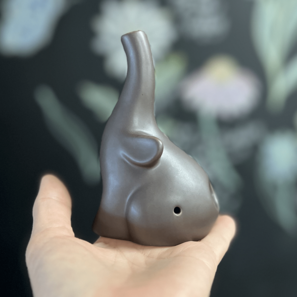 Baby Elephant Sherlock Pipe